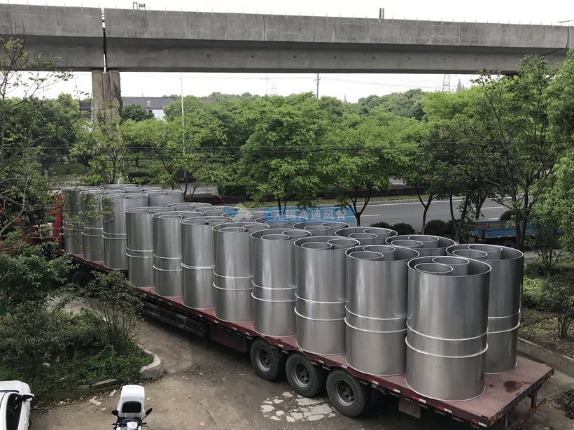 不銹鋼焊接風管發(fā)貨現場