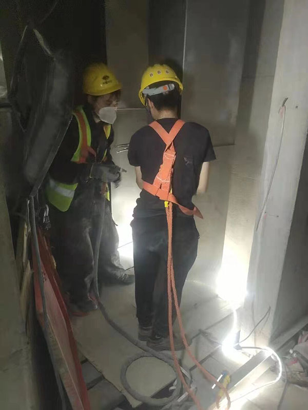 通風(fēng)管道安裝那些事：夜深人靜，總有一些平凡的人在做著不平凡的事情